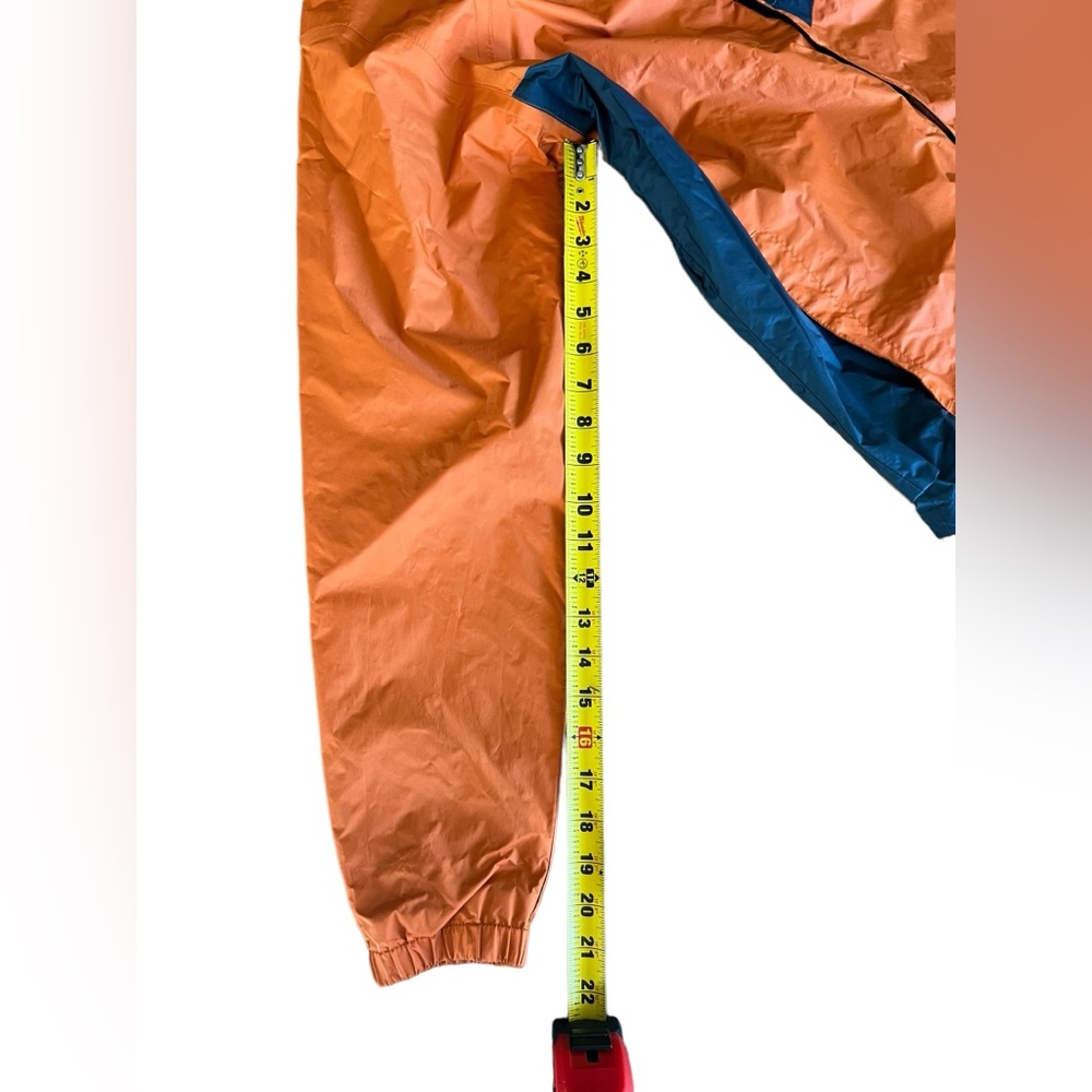 Columbia Omni-Shed Technology rain jacket/ wind breaker. Orange/ gray size 18-20 - Picture 5 of 11